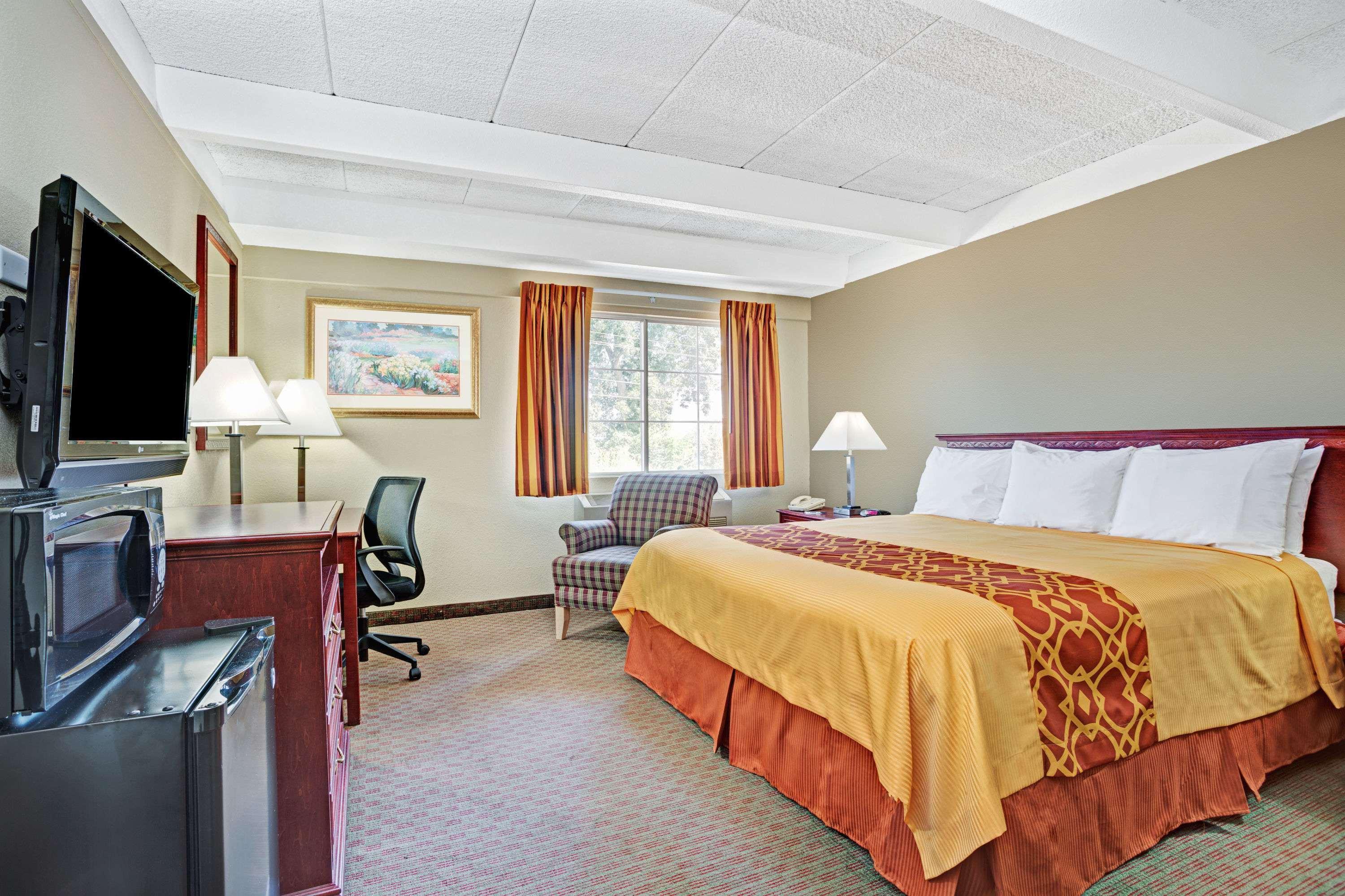 Travelodge By Wyndham Iowa City Eksteriør billede