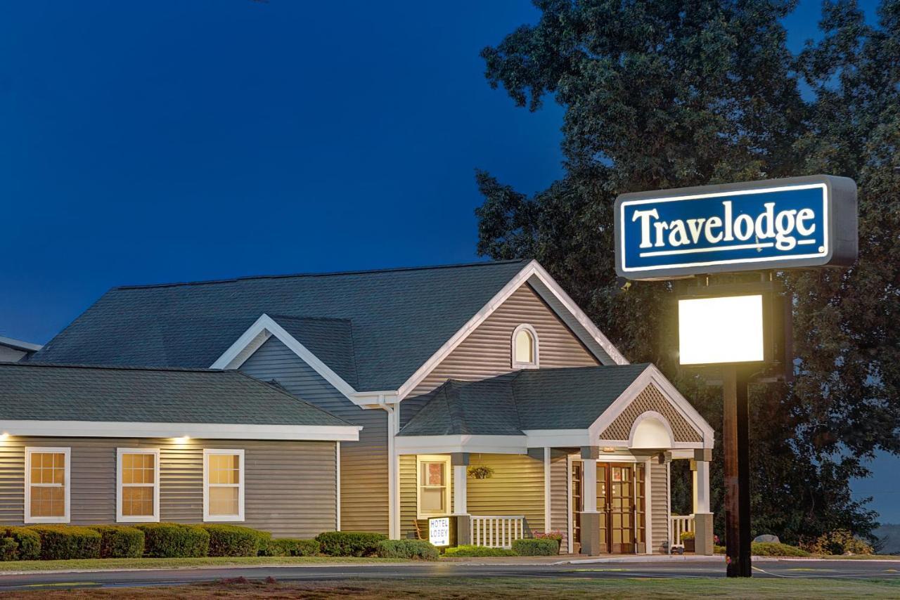 Travelodge By Wyndham Iowa City Eksteriør billede